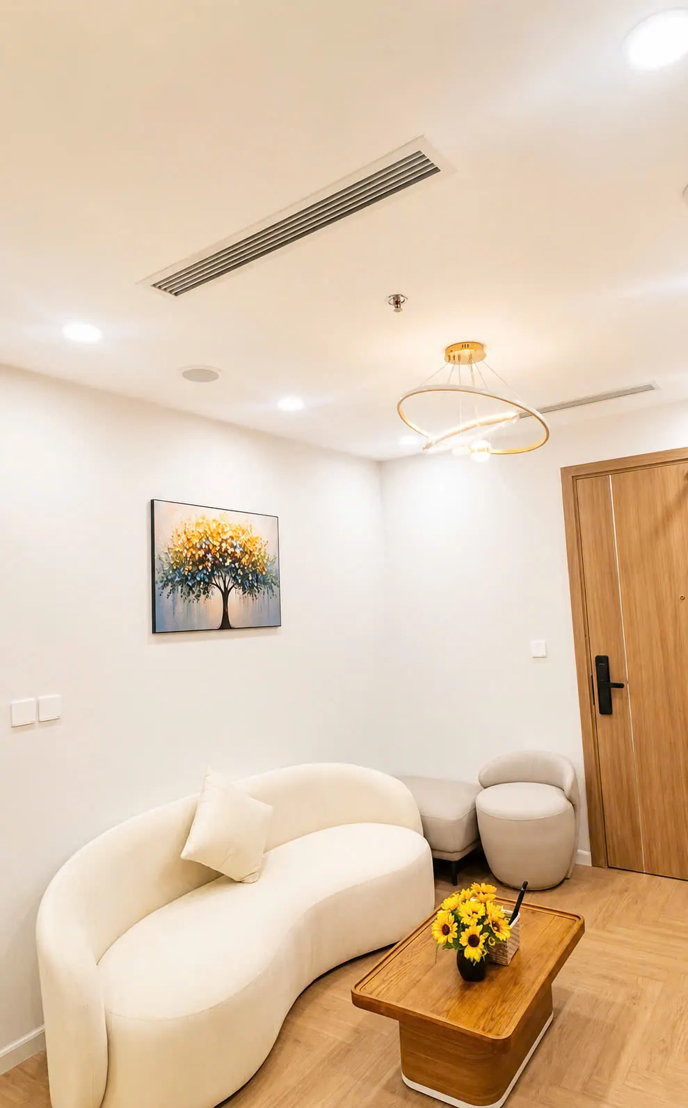 can-ho-studio-the-ninety-complex-phong-khach