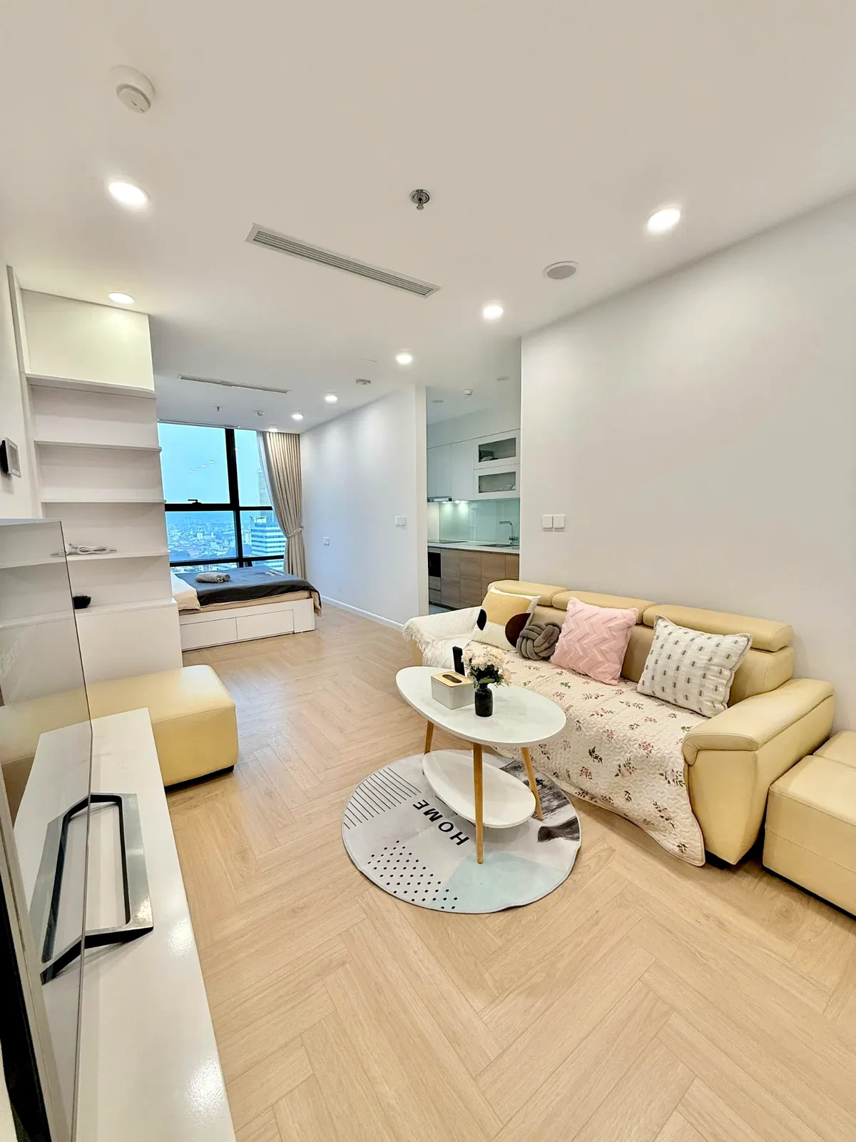 Căn Studio tầng trung studio-the-ninety-complex-90-duong-lang-phong-khach