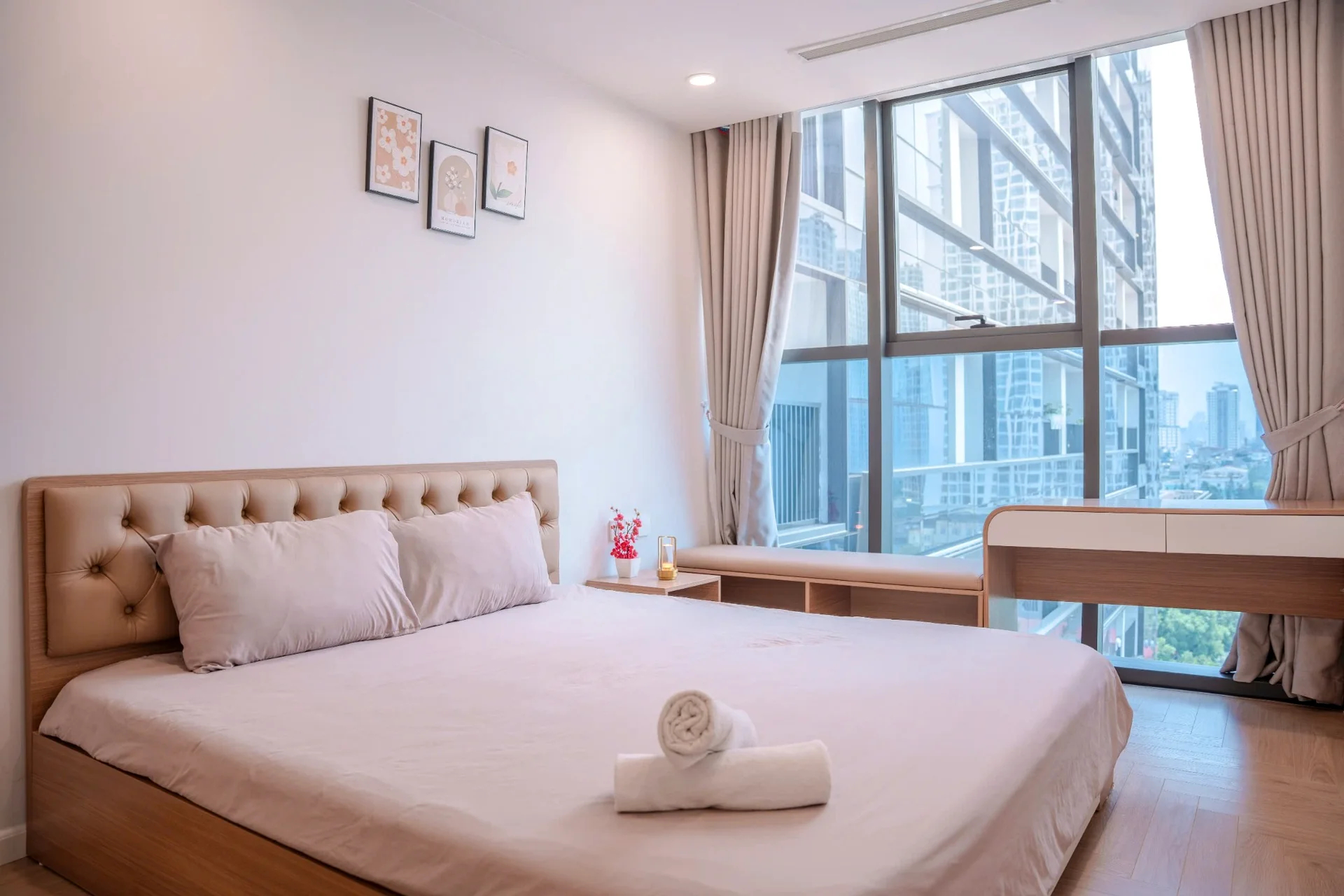 studio-the-ninety-complex-90-duong-lang-phong-ngu-view-cua-so