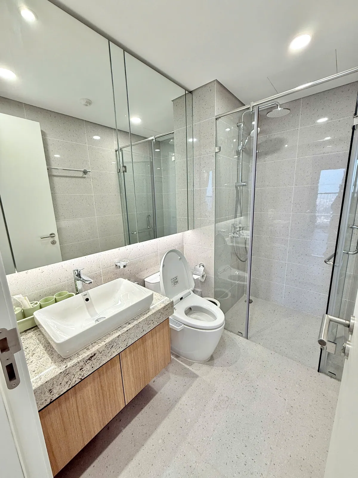 Căn Studio tầng trung studio-the-ninety-complex-90-duong-lang-phong-tam